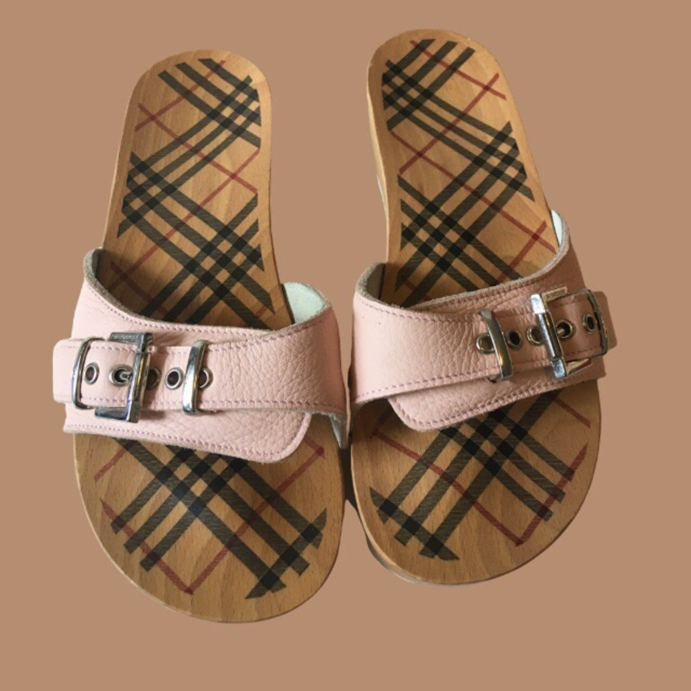 Burberry clogs